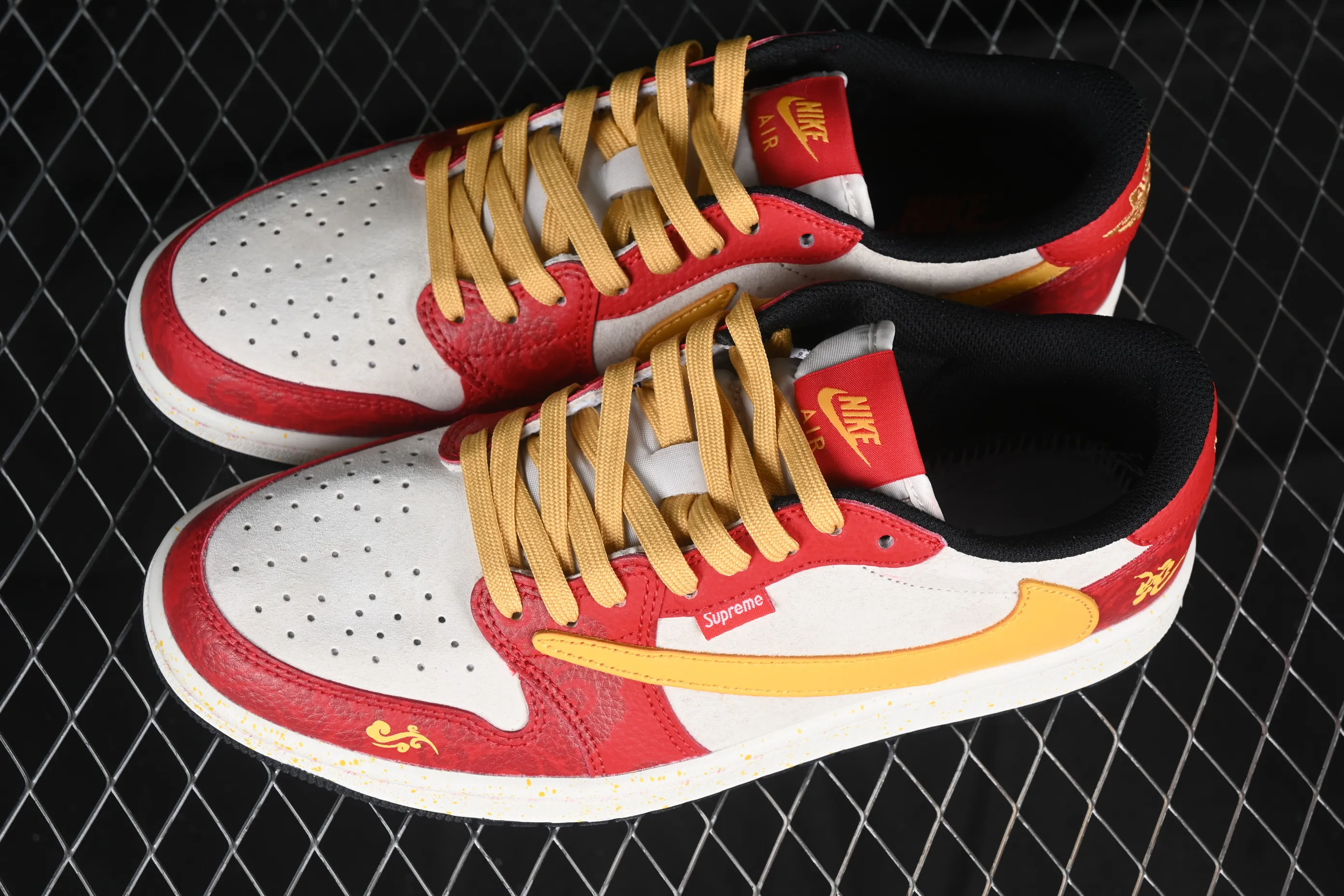 All Categories Air Jordan Jordan Series Basketball Shoes Air Jordan 1 Low High-end Customized Low-top Shoes Travis Scott x Fragment Design x Air Jordan 1 Low OG SP AJ1 Joe 1 Sup Joint Year of the Snake Limited Edition Red Snake Yellow Hook Low-top Cultural Casual Shoes DM7866-093